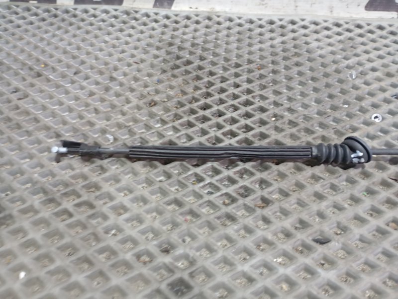 Трос открывания двери Skoda YETI 2011 5L