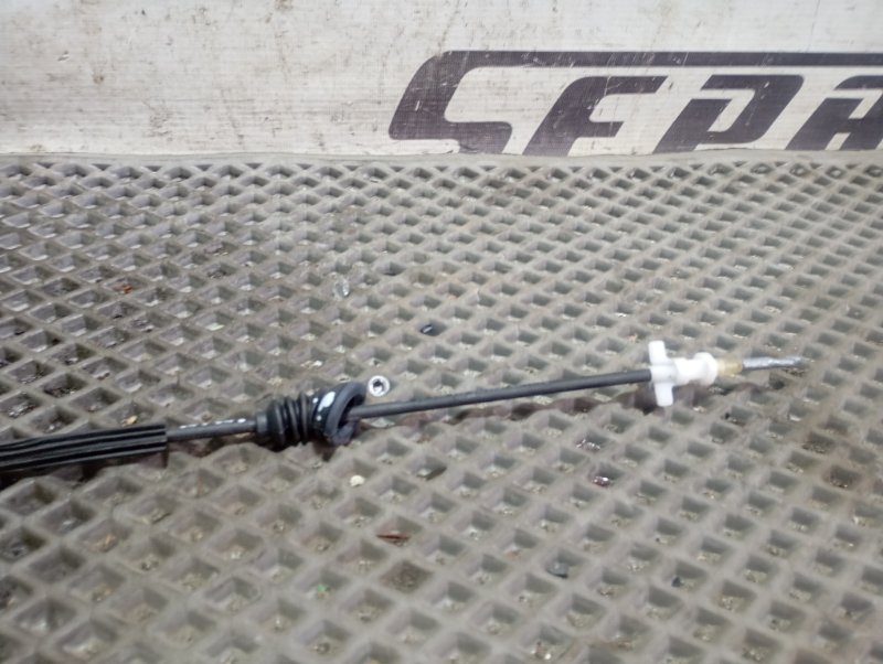 Трос открывания двери Skoda YETI 2011 5L