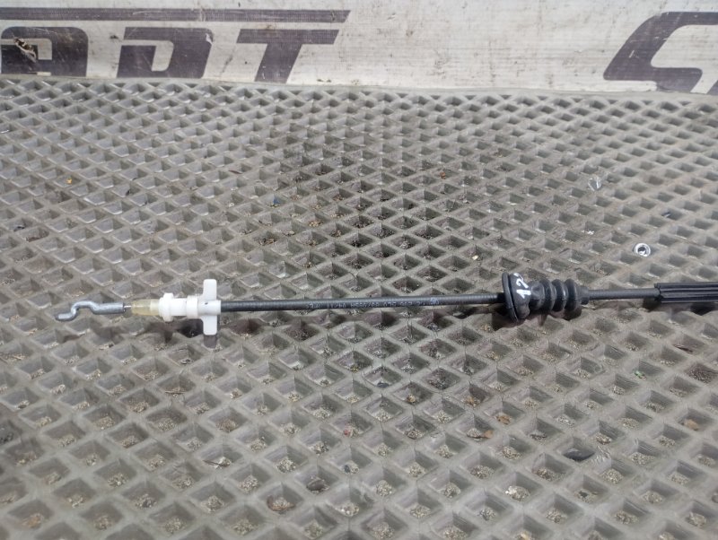 Трос открывания двери Skoda YETI 2011 5L