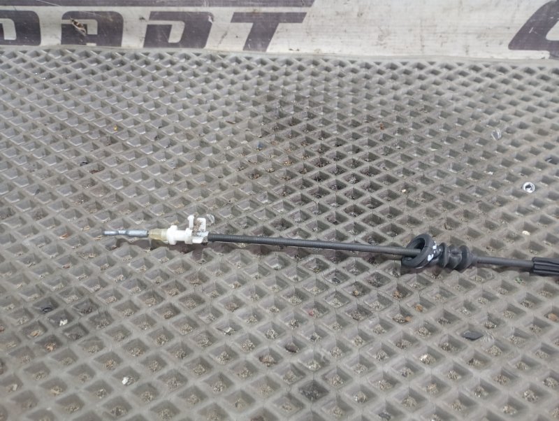 Трос открывания двери Skoda YETI 2011 5L