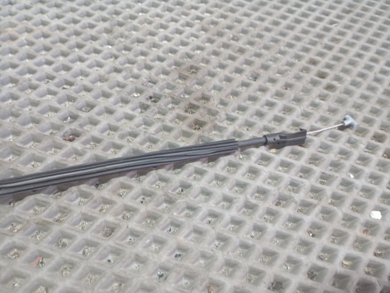 Трос открывания двери Skoda YETI 2011 5L