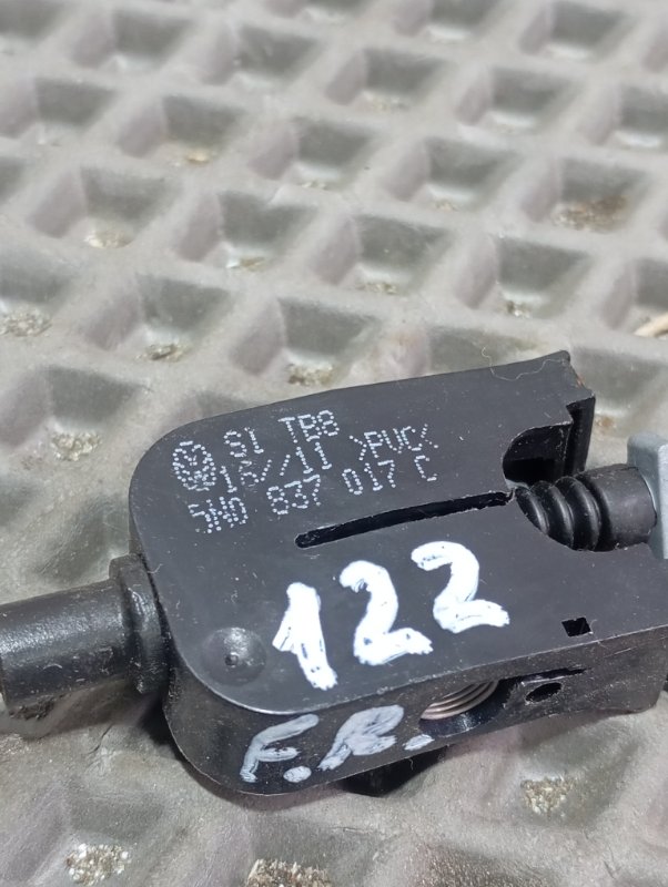 Трос открывания двери Skoda YETI 2011 5L