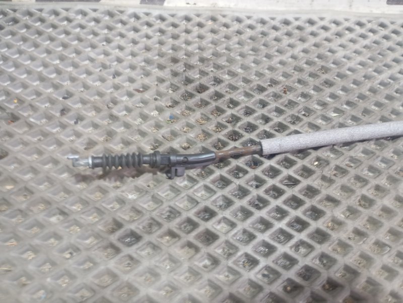 Трос открывания двери Skoda YETI 2011 5L