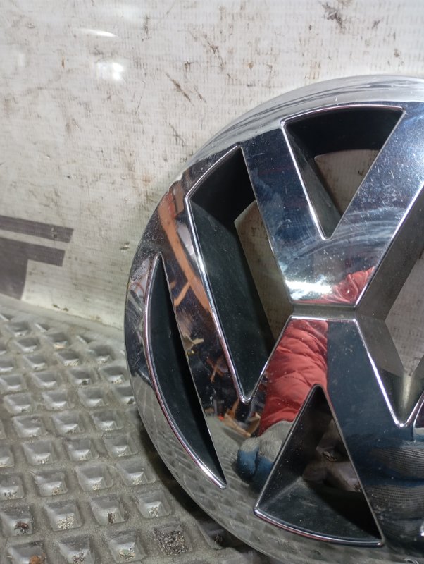 Эмблема Volkswagen Touareg 2006 GP