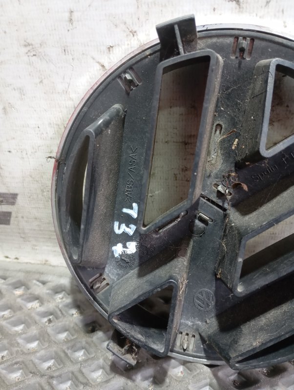 Эмблема Volkswagen Touareg 2006 GP