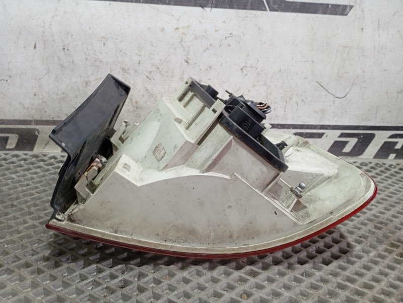 Фонарь наружный Volkswagen Touareg 2006 GP