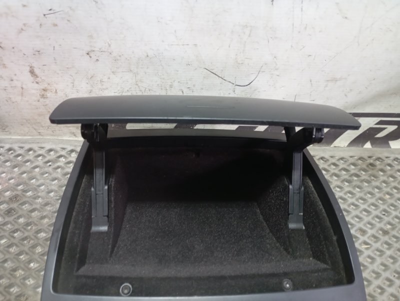 Дефлектор центральный Volkswagen Touareg 2006 GP