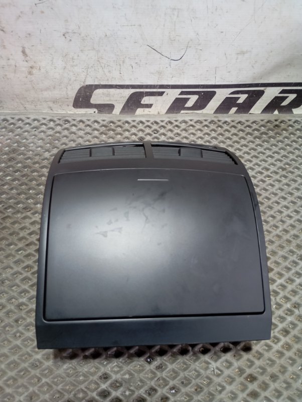 Дефлектор центральный Volkswagen Touareg 2006 GP