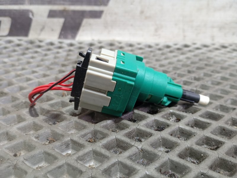 Концевик педали тормоза Volkswagen Touareg 2006 GP