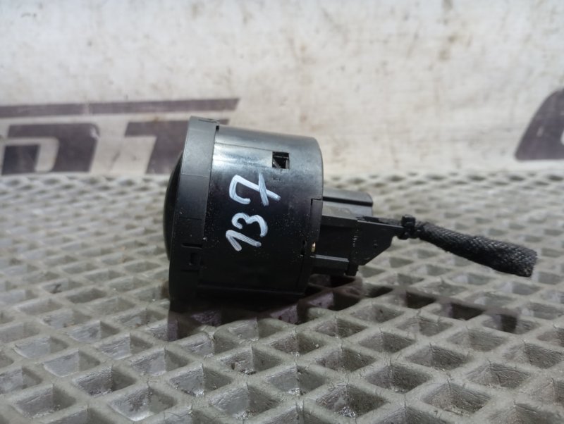 Переключатель света фар Volkswagen Touareg 2006 GP