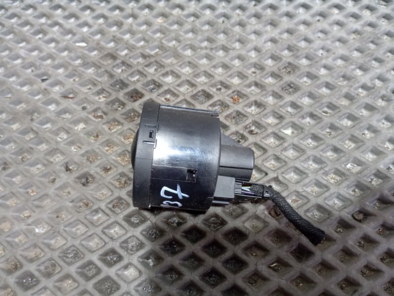 Переключатель света фар Volkswagen Touareg 2006 GP