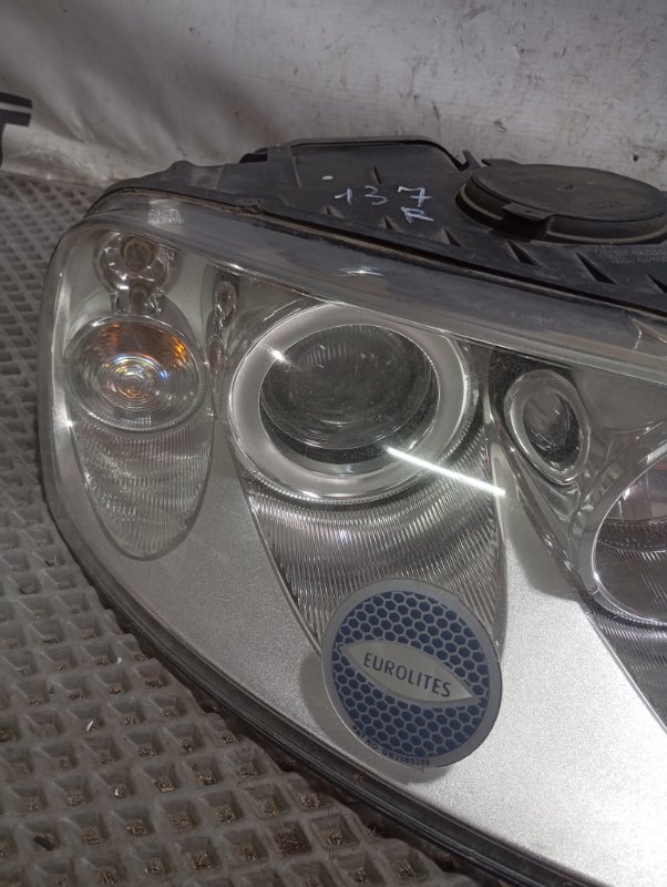 Фары Volkswagen Touareg 2006 GP