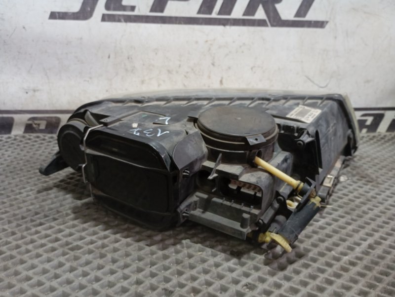 Фары Volkswagen Touareg 2006 GP