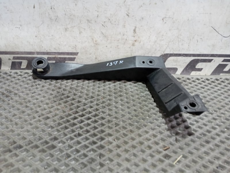 Кронштейн бампера Volkswagen Touareg 2006 GP