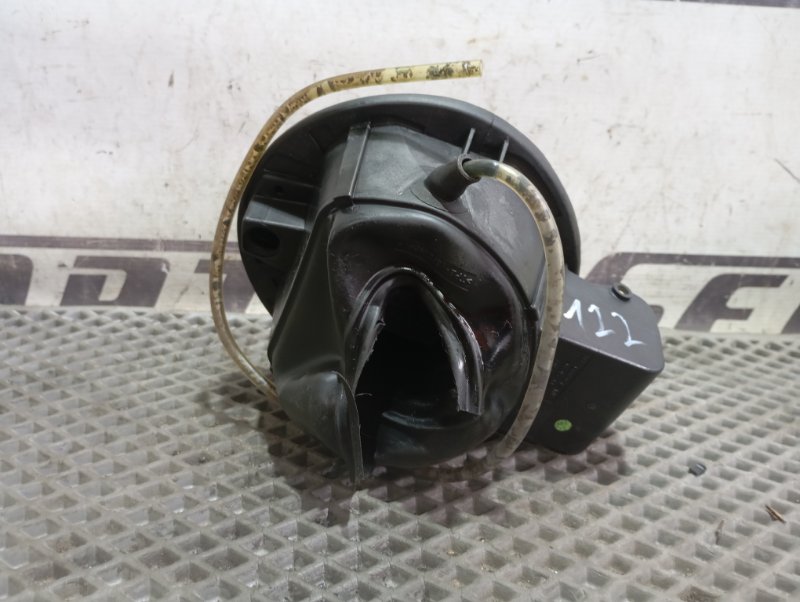 Лючок топливного бака Skoda YETI 2011 5L