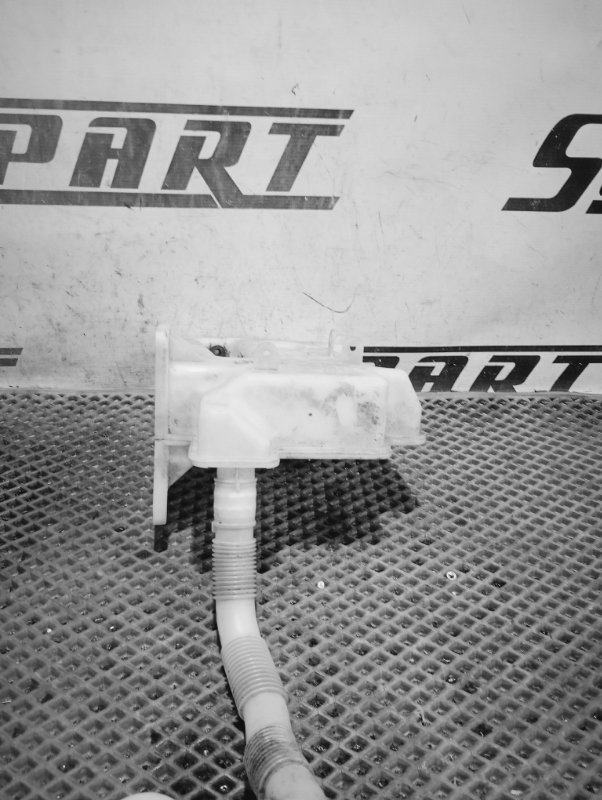 Бачок омывателя Skoda YETI 2011 5L