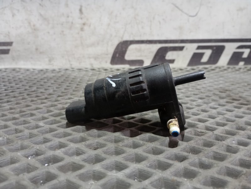 Насос омывателя стекла Skoda YETI 2011 5L