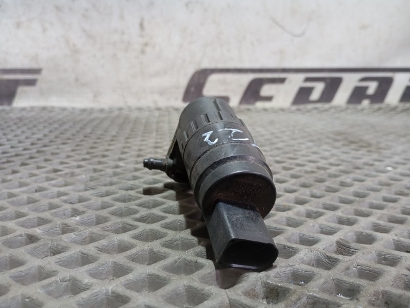 Насос омывателя стекла Skoda YETI 2011 5L