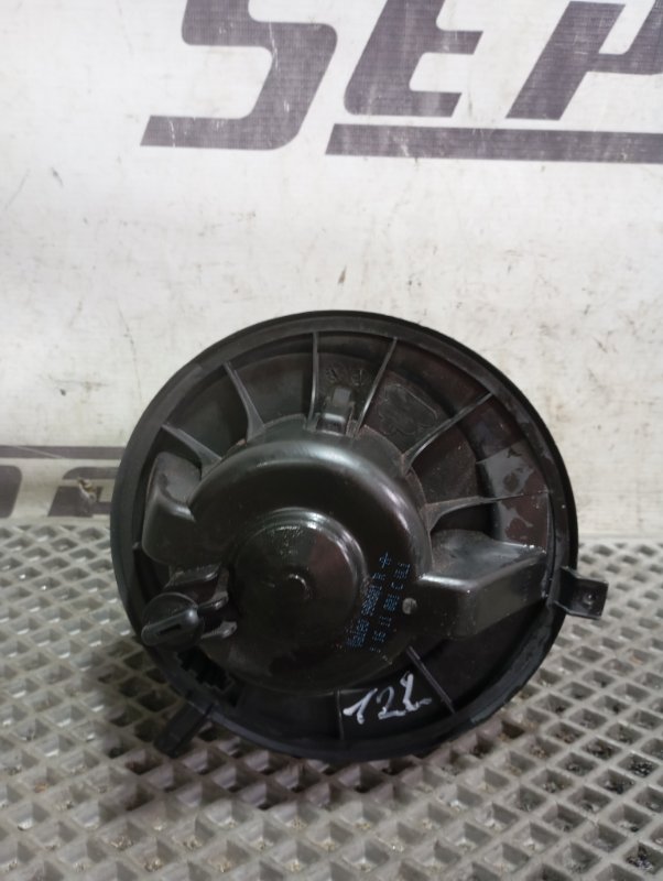 Моторчик печки Skoda YETI 2011 5L