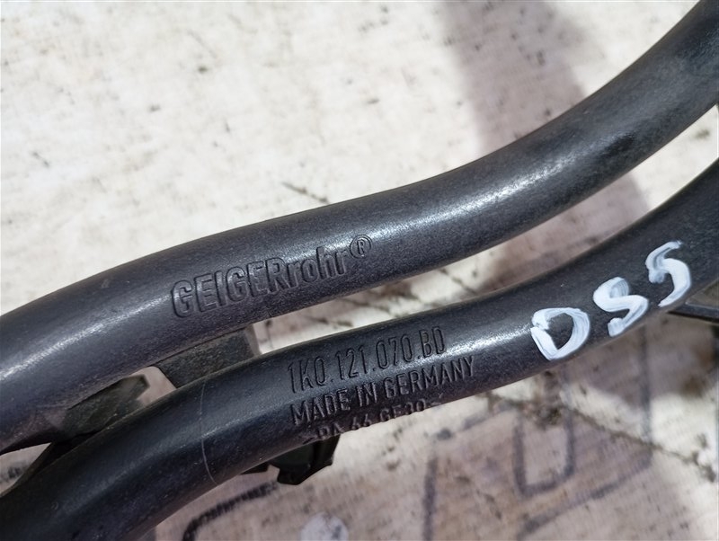 Патрубок системы охлаждения Volkswagen Tiguan 2012 5N