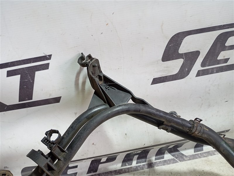 Патрубок системы охлаждения Volkswagen Tiguan 2012 5N