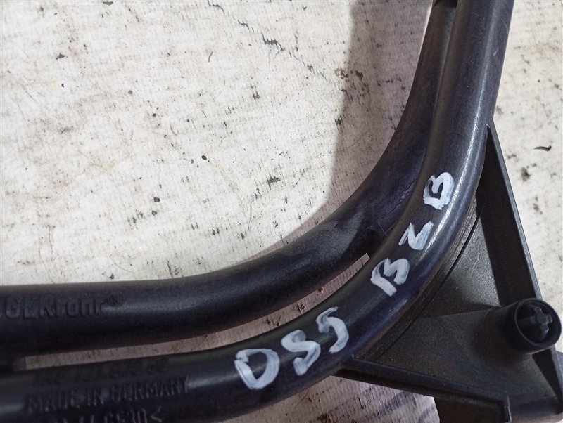 Патрубок системы охлаждения Volkswagen Tiguan 2012 5N