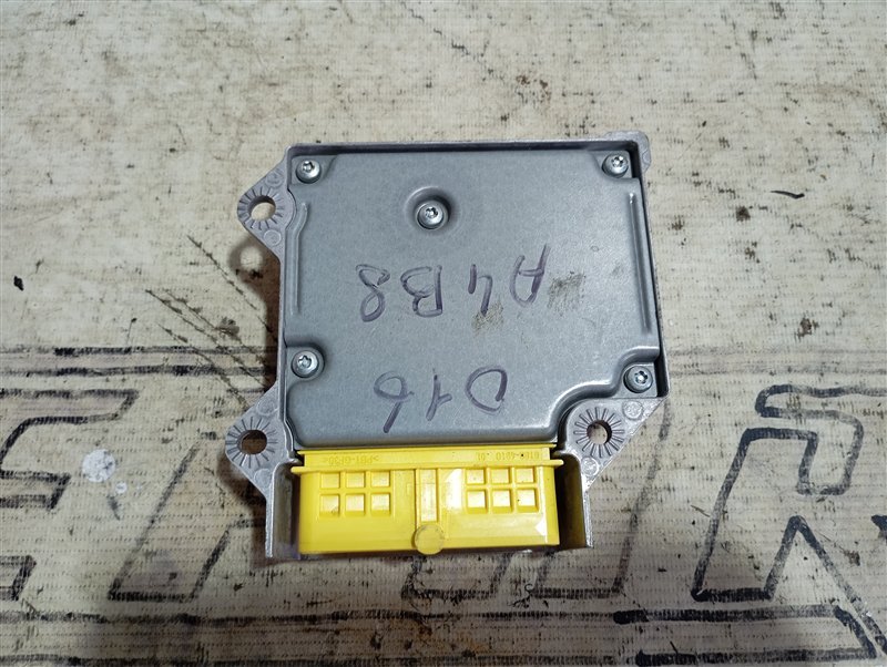 Блок управления подушками безопасности Audi A4 2010 B8