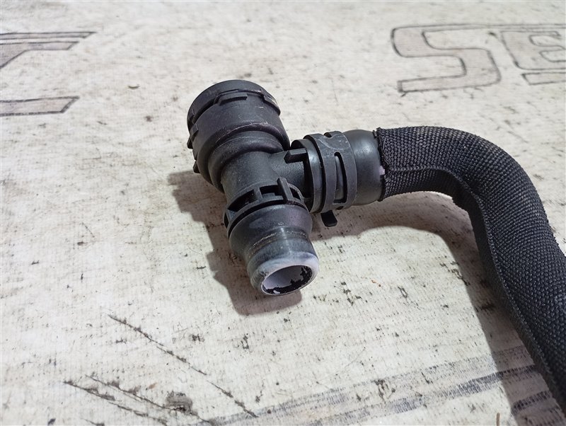 Патрубок системы охлаждения Audi A6 2013 C7