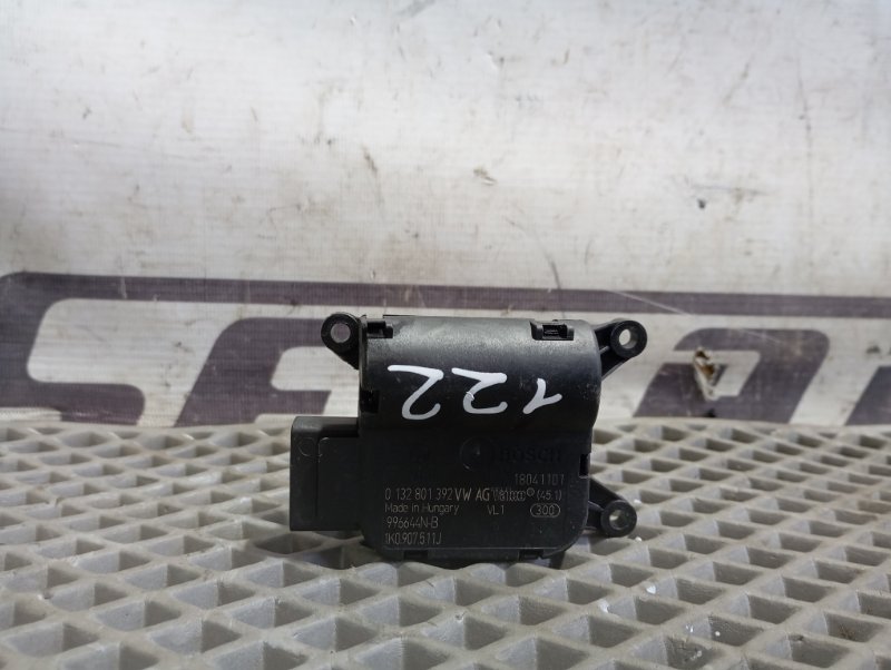 Сервопривод заслонки печки Skoda YETI 2011 5L