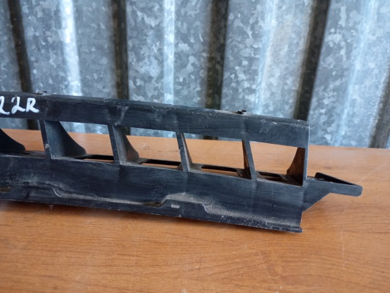 Кронштейн бампера Skoda YETI 2011 5L