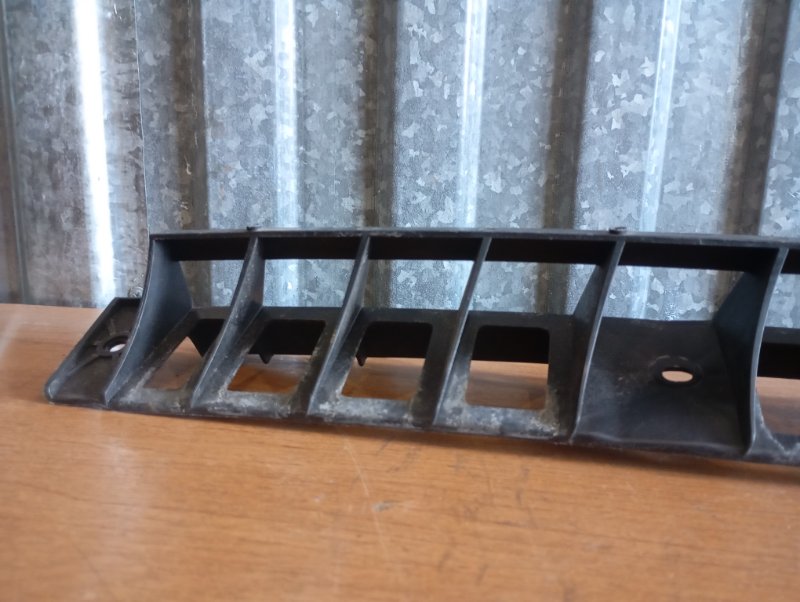 Кронштейн бампера Skoda YETI 2011 5L