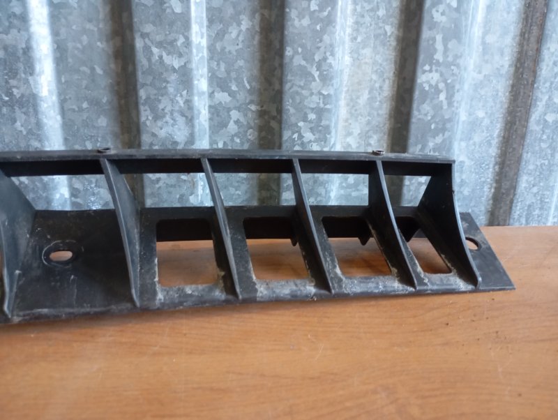 Кронштейн бампера Skoda YETI 2011 5L