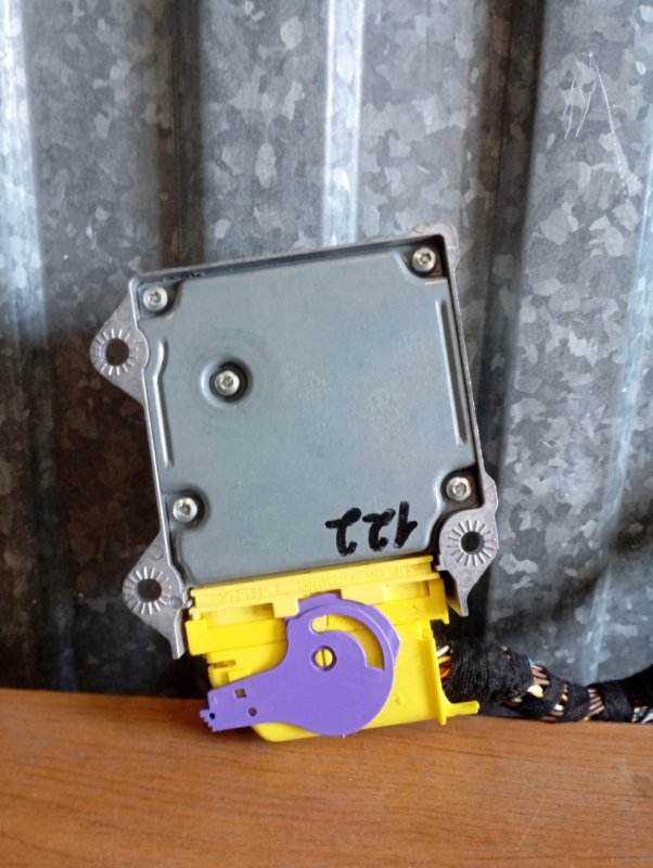 Блок управления подушками безопасности Skoda YETI 2011 5L