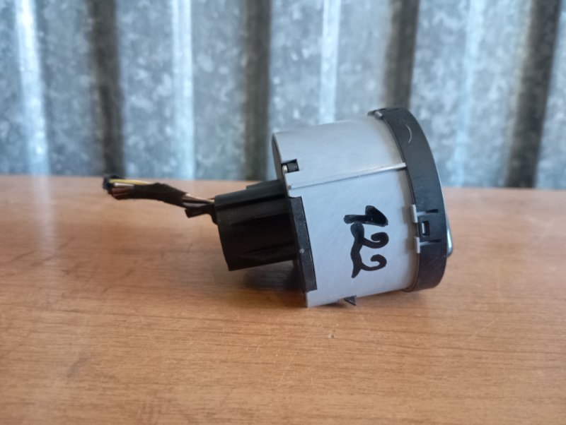 Переключатель света фар Skoda YETI 2011 5L