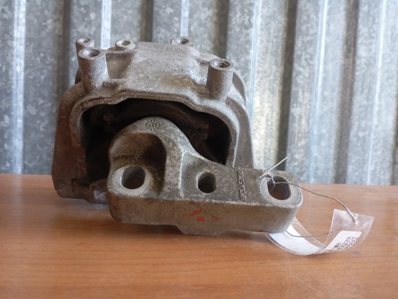 Подушка двигателя Skoda YETI 2011 5L