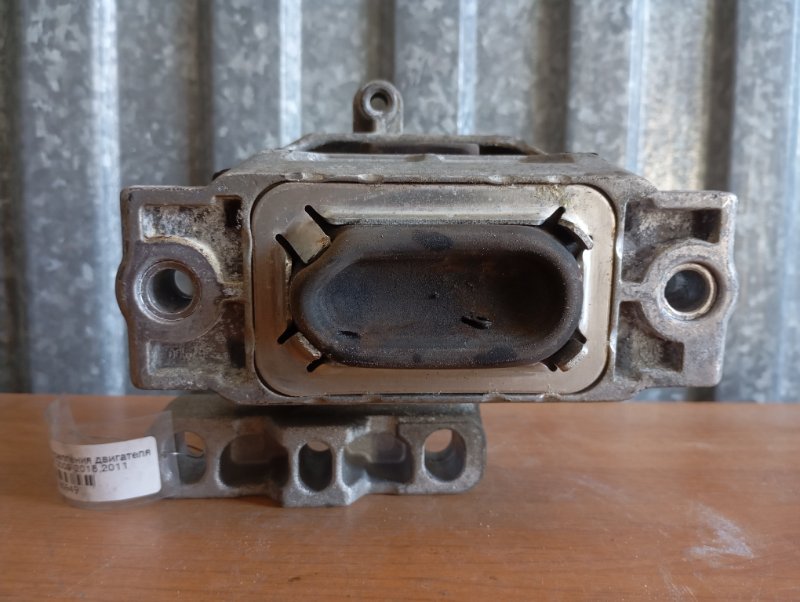 Подушка двигателя Skoda YETI 2011 5L