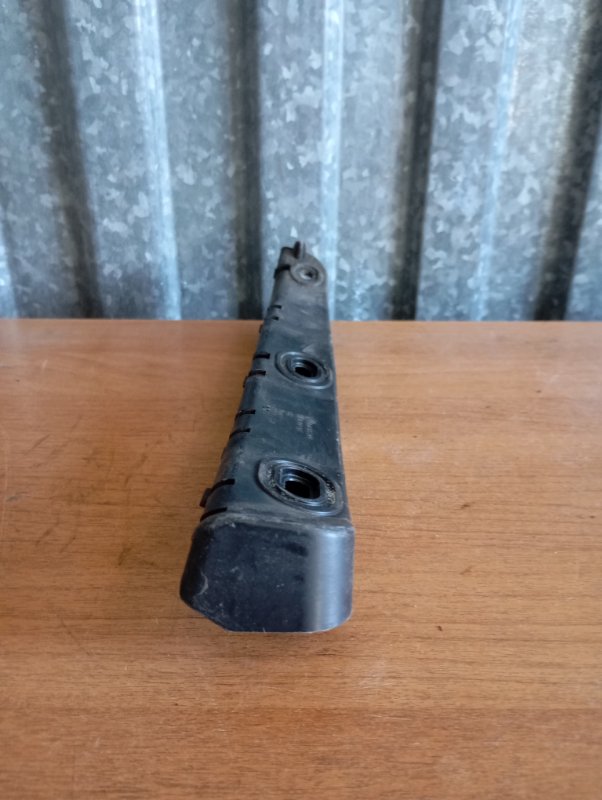 Кронштейн бампера Skoda YETI 2011 5L