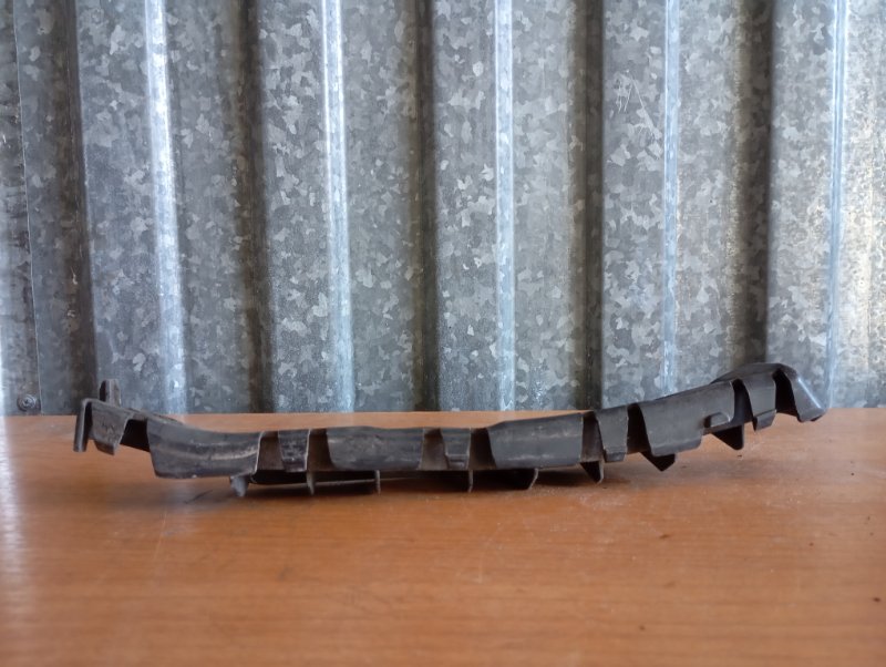 Кронштейн бампера Skoda YETI 2011 5L