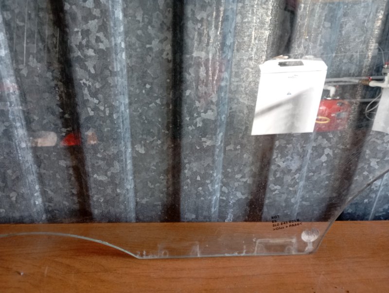 Стекло двери Skoda YETI 2011 5L