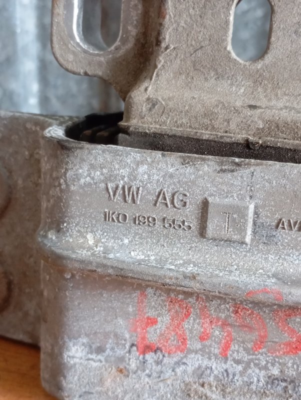 Подушка МКПП Skoda YETI 2011 5L