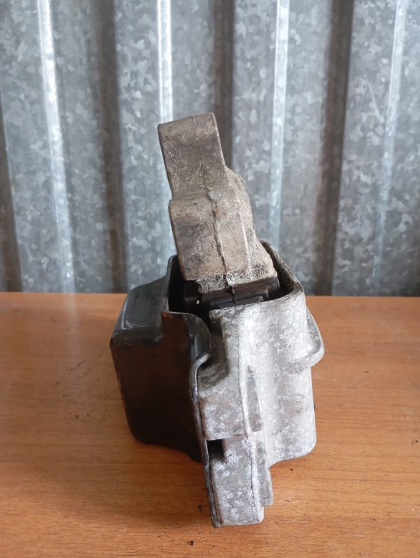 Подушка МКПП Skoda YETI 2011 5L