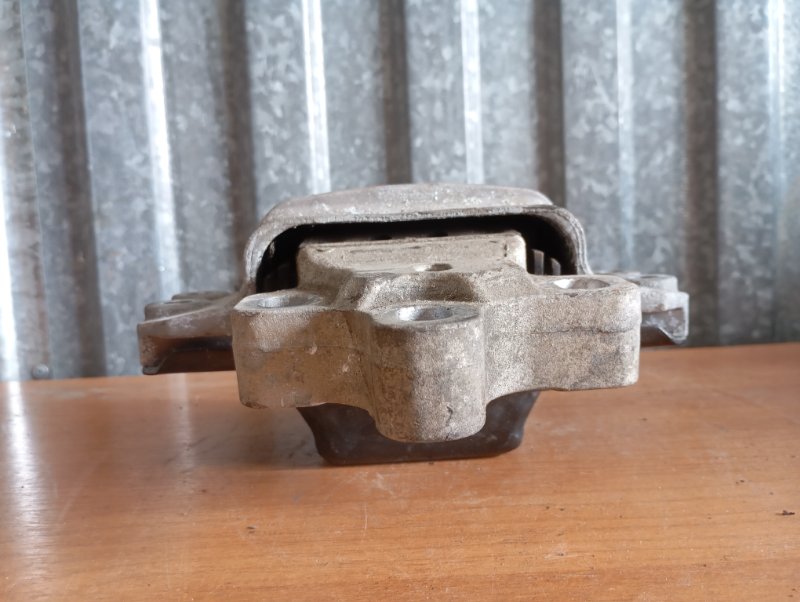 Подушка МКПП Skoda YETI 2011 5L