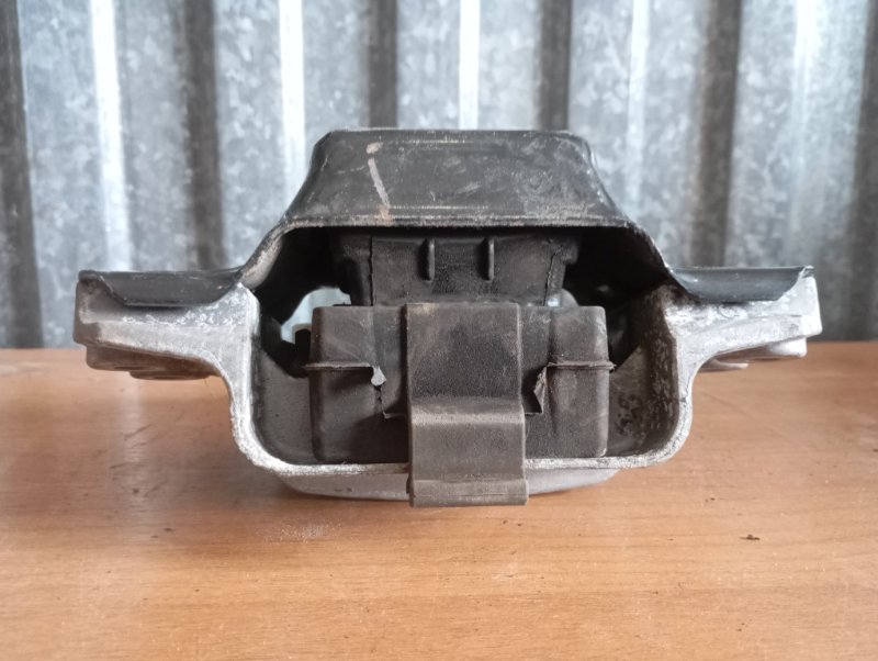 Подушка МКПП Skoda YETI 2011 5L