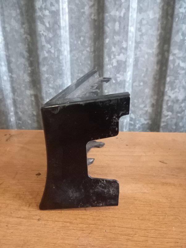 Планка под фонарь Skoda YETI 2011 5L