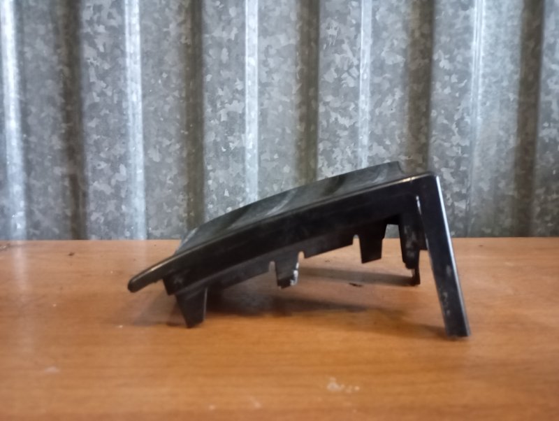 Планка под фонарь Skoda YETI 2011 5L