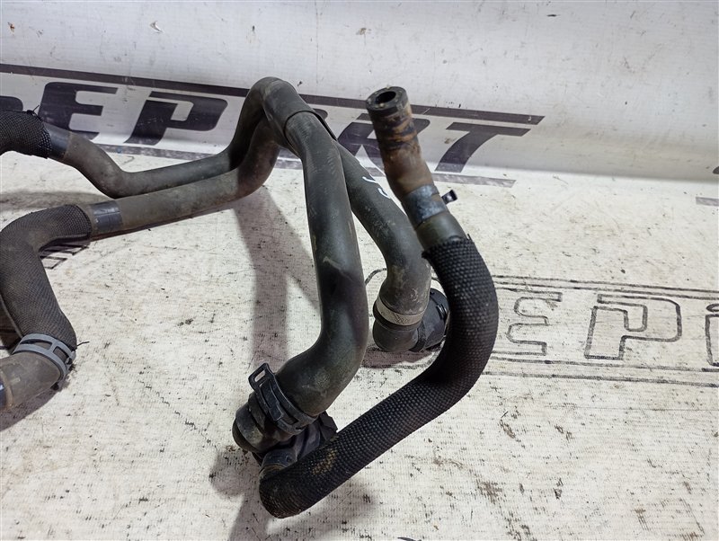 Патрубок отопителя Volkswagen Touran 2011 1T