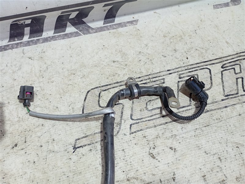 Проводка стартера и генератора Volkswagen Touran 2011 1T