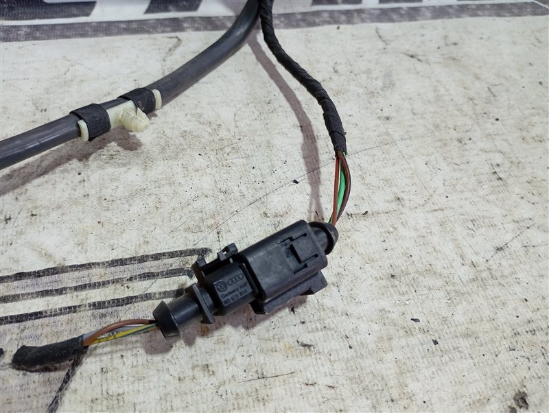 Проводка стартера и генератора Volkswagen Touran 2011 1T