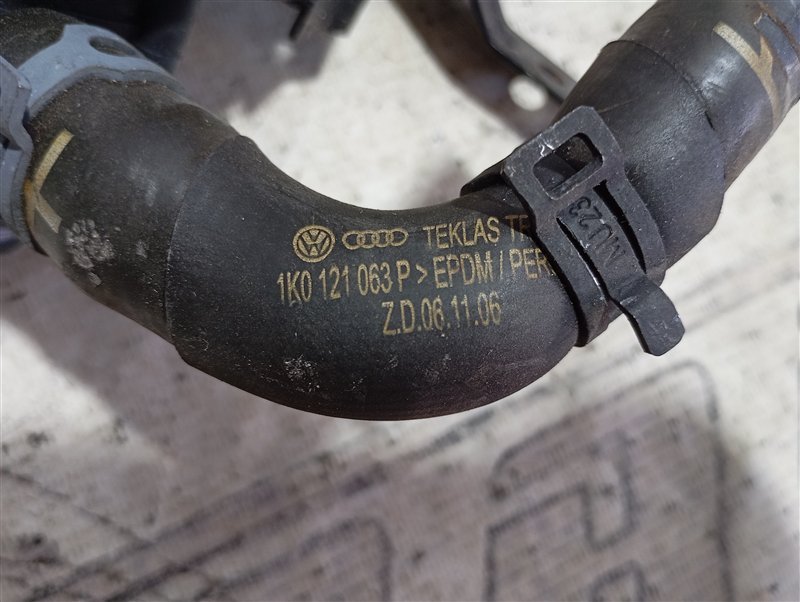 Помпа дополнительная Volkswagen Touran 2011 1T