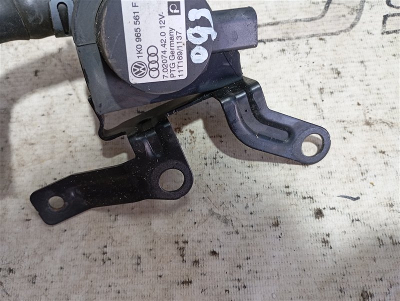 Помпа дополнительная Volkswagen Touran 2011 1T